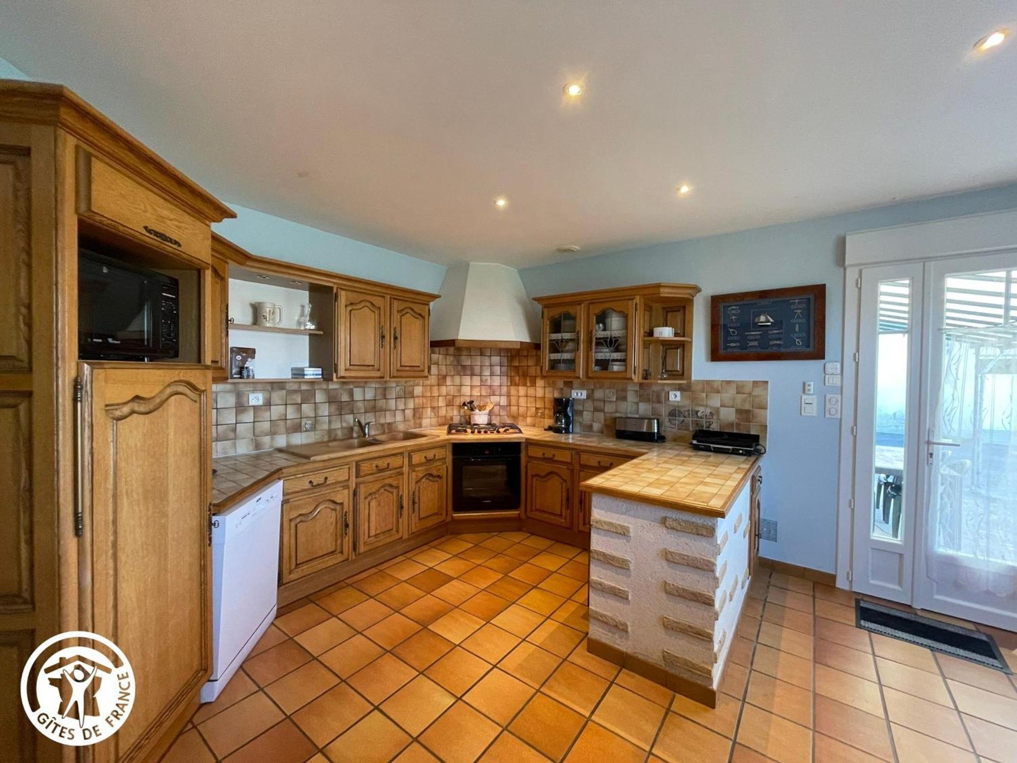 Maison Recente Avec Jardin, 4 Chambres, Proche Mer Et Commerces A Bouin - Fr-1-426-129 외부 사진